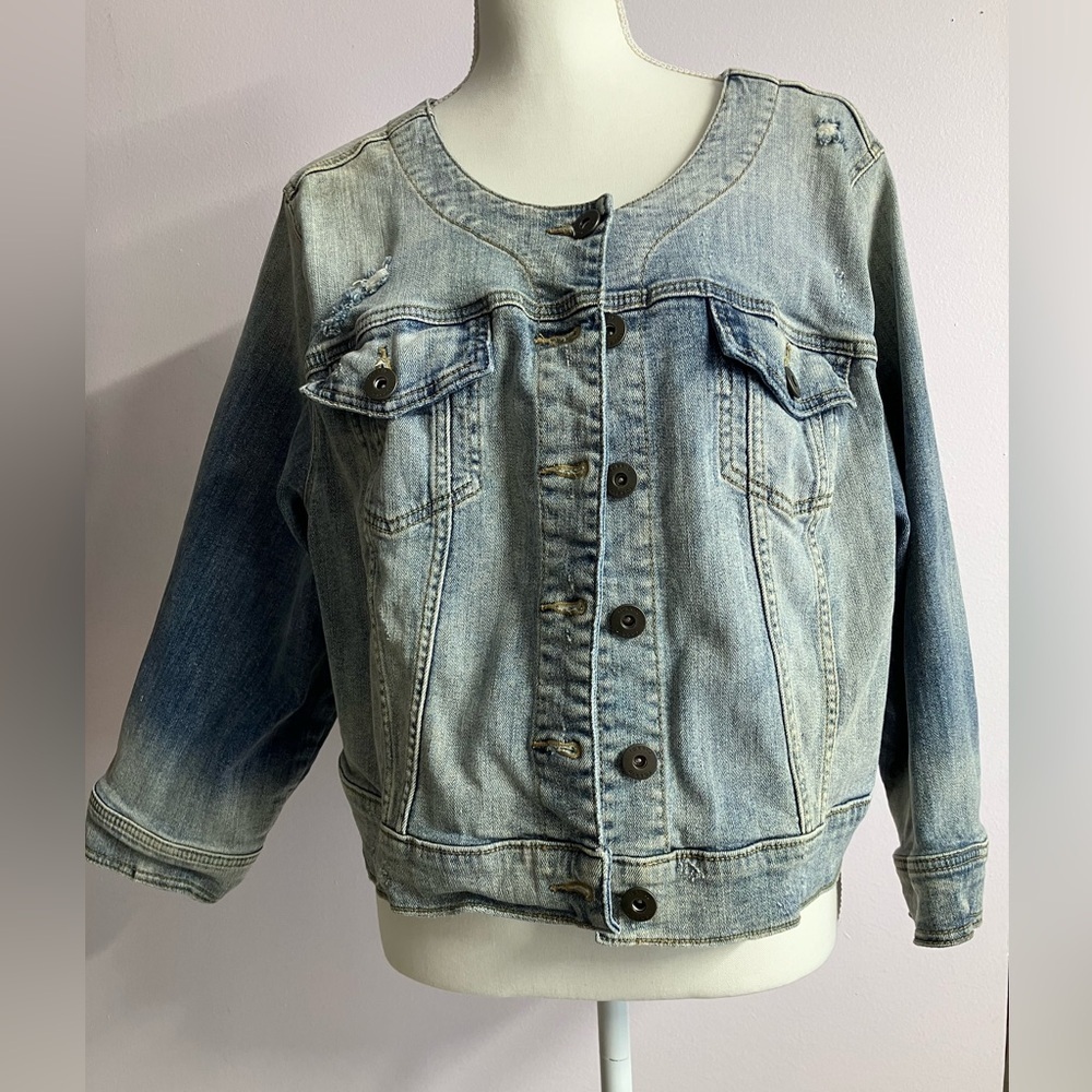 Women’s Distressed Denim Jean Jacket, Size 3 (22/24, 3X), Cropped, Torrid
